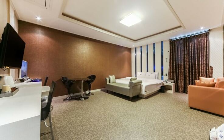 Imagen general del Hotel Gimhae Jangyu Waffles. Foto 3