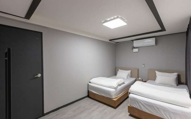 Imagen general del Hotel Gimhae Samgye Brown Dot. Foto 2