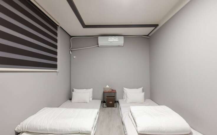 Imagen general del Hotel Gimhae Samgye Brown Dot. Foto 7