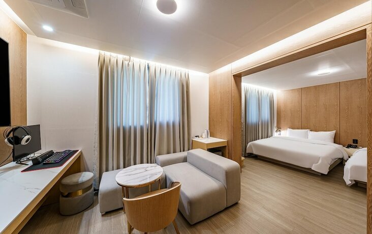 Imagen general del Hotel Gimhae Samgye H Avenue. Foto 1