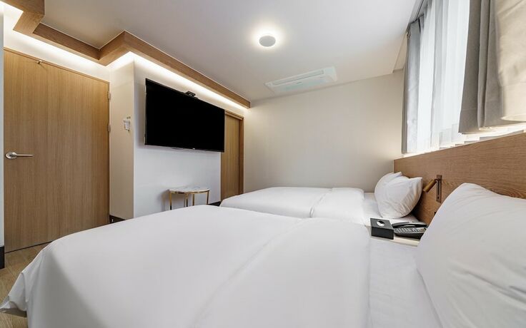 Imagen general del Hotel Gimhae Samgye H Avenue. Foto 8