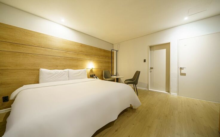Imagen de la habitación del Hotel Gimhae Samgye Next. Foto 18