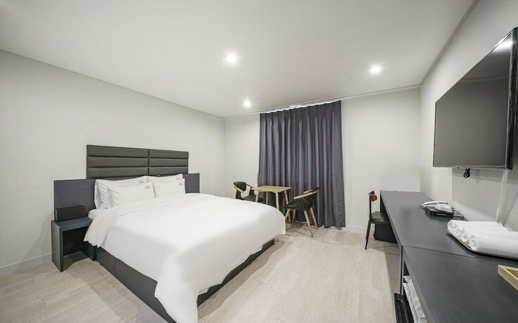 Imagen de la habitación del Hotel Gimhae Samgye Raon. Foto 17