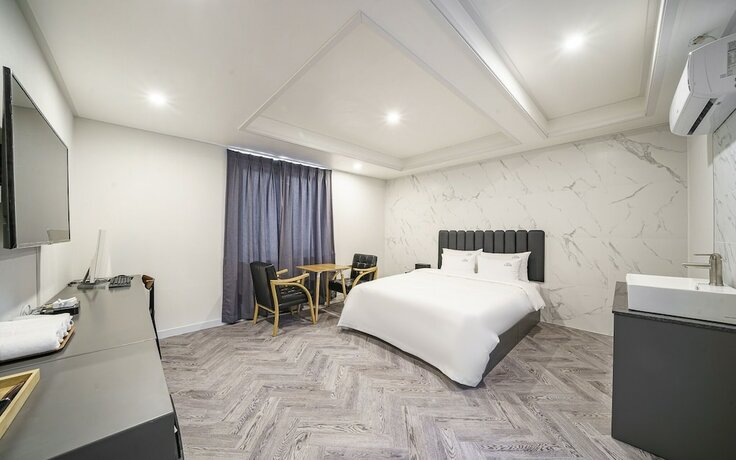 Imagen general del Hotel Gimhae Samgye Raon. Foto 7