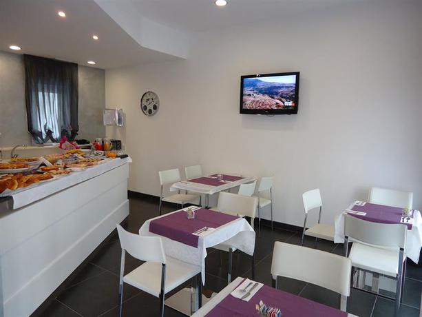 Imagen del bar/restaurante del Hotel Gimmi. Foto 2
