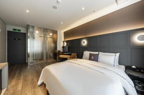 Imagen general del Hotel Gimpo JK. Foto 6