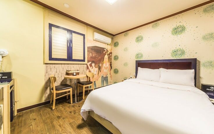 Imagen de la habitación del Hotel Gimpo River. Foto 17