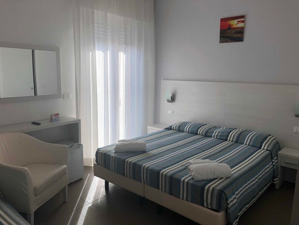 Imagen de la habitación del Hotel Gin Rimini. Foto 5