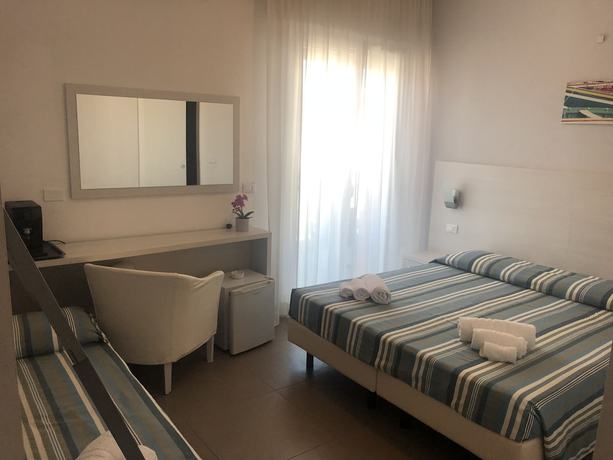 Imagen de la habitación del Hotel Gin Rimini. Foto 16