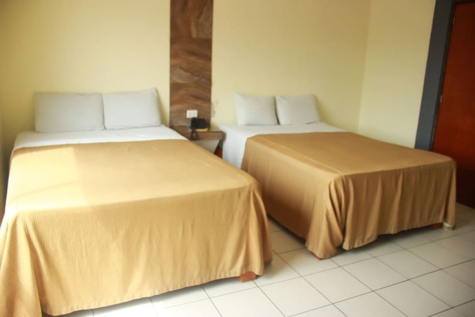 Imagen de la habitación del Hotel Gina, Tecom&aacute;n. Foto 4