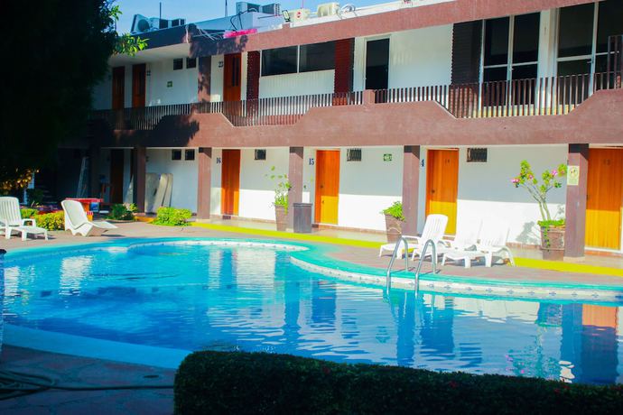 Imagen general del Hotel Gina, Tecomán. Foto 1