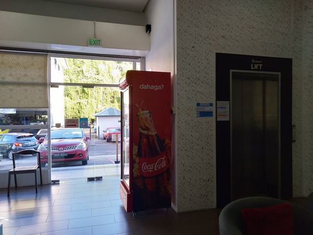Imagen de los interiores del Hotel GinaSuite Kompleks27. Foto 11
