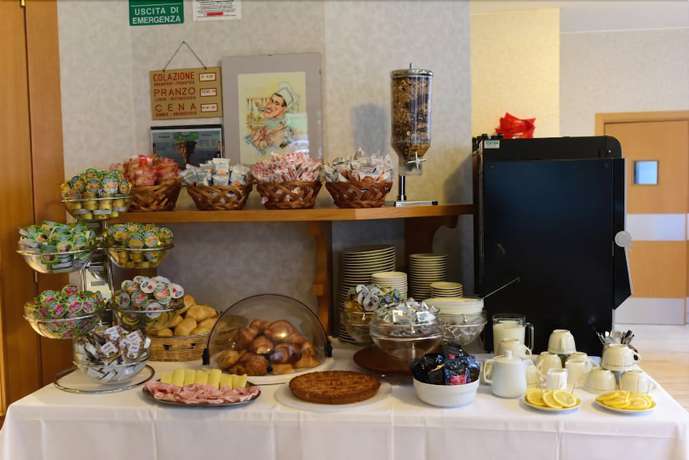 Imagen del bar/restaurante del Hotel Ginepro, Aprica. Foto 2