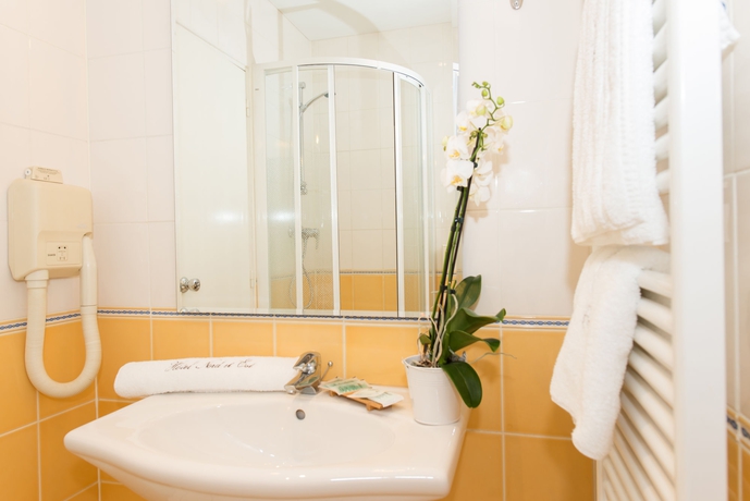 Imagen de la habitación del Hotel Ginette à la Folie. Foto 11