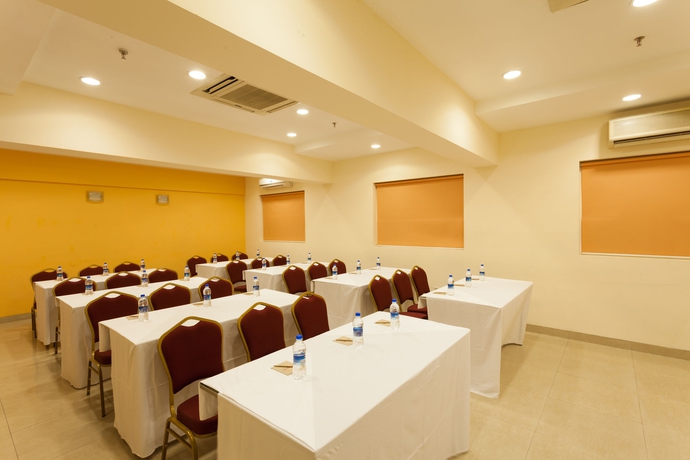 Imagen de los interiores del Hotel Ginger Ahmedabad. Foto 11