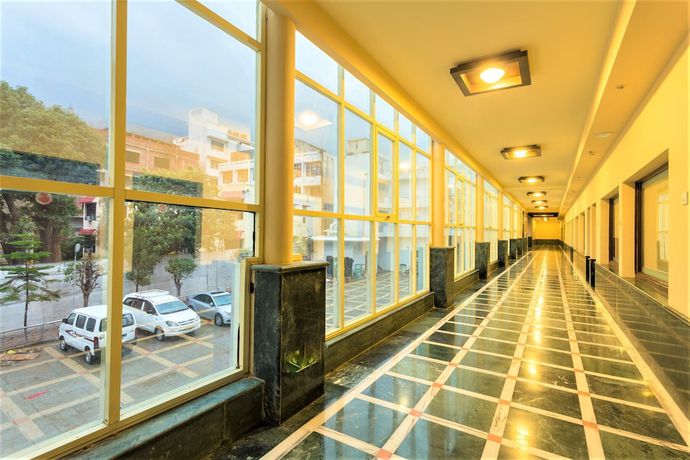 Imagen de los interiores del Hotel Ginger Katra. Foto 17