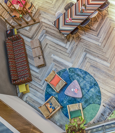 Imagen de los interiores del Hotel Ginger Sanand. Foto 15