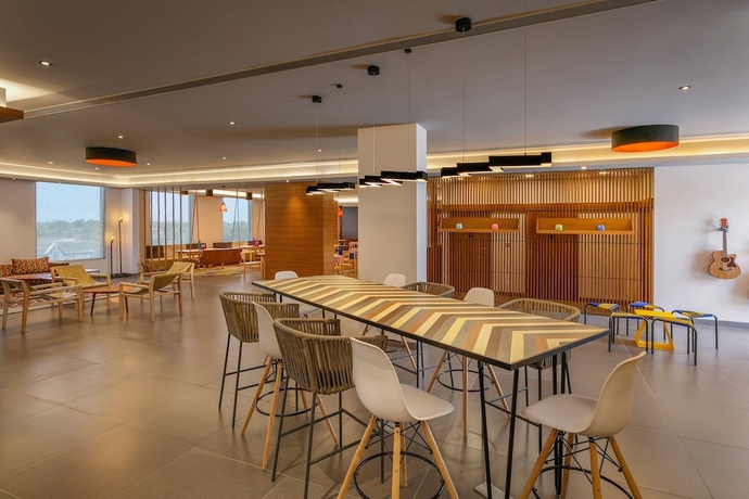 Imagen de los interiores del Hotel Ginger Sanand. Foto 17