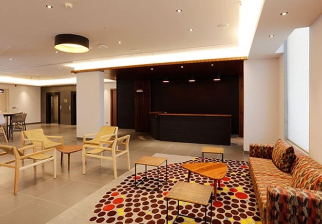 Imagen de los interiores del Hotel Ginger Sanand. Foto 19