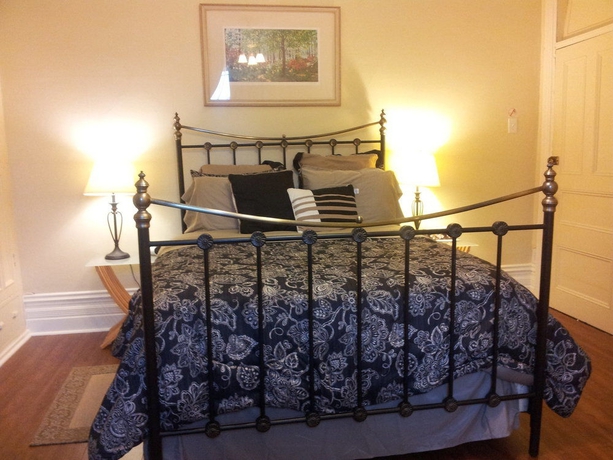 Imagen de la habitación del Hotel Gingerbread Manor. Foto 3