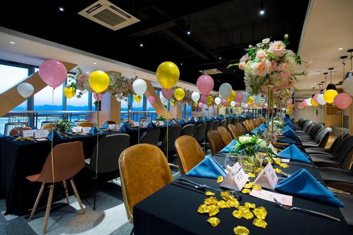 Imagen del bar/restaurante del Hotel GinlanJIA Yuntai Impression Hotel. Foto 8