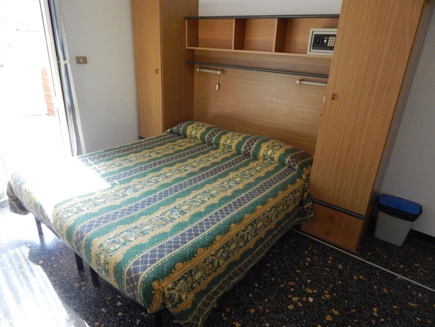 Imagen de la habitación del Hotel Gino. Foto 10