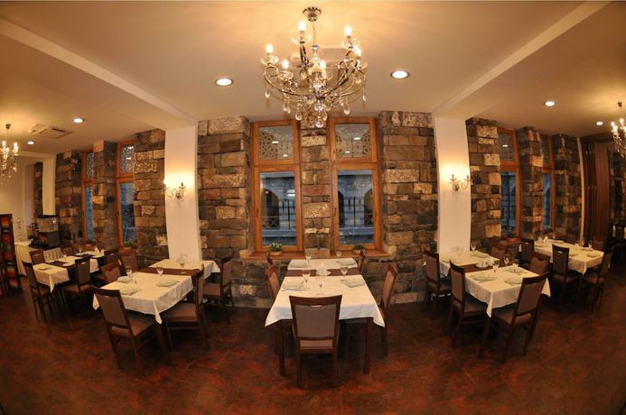 Imagen del bar/restaurante del Hotel Gino Wellness Rabath. Foto 3
