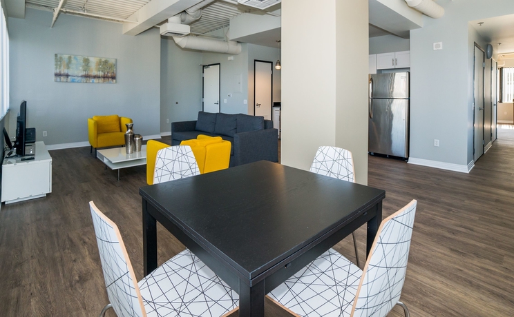 Imagen de la habitación del Hotel Ginosi Metropolitan Apartel. Foto 2