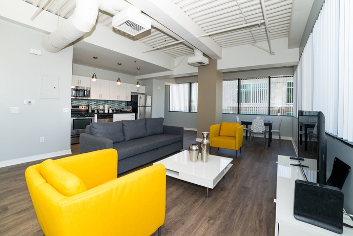 Imagen de los interiores del Hotel Ginosi Metropolitan Apartel. Foto 16