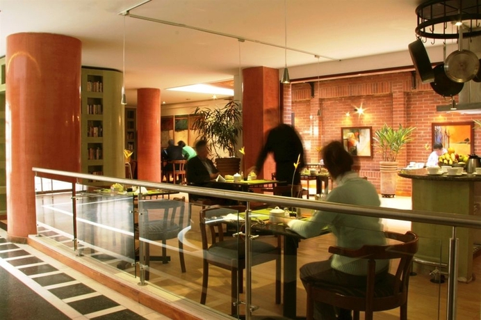 Imagen del bar/restaurante del Hotel Gio Suites Parque 93 Bogot&aacute;. Foto 2