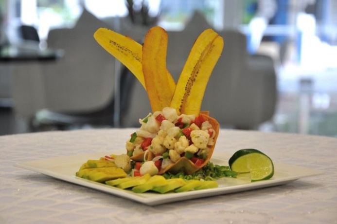 Imagen del bar/restaurante del Hotel Gio Tama Cartagena. Foto 2