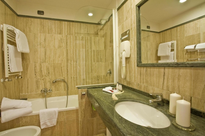 Imagen de la habitación del Hotel Giolli Nazionale. Foto 5