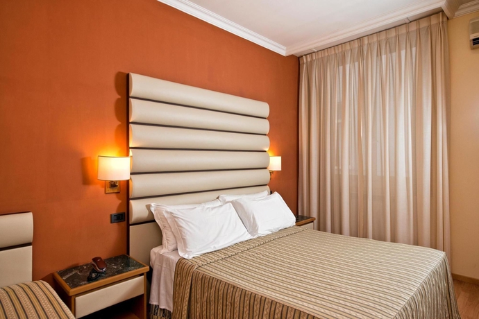 Imagen de la habitación del Hotel Giolli Nazionale. Foto 8