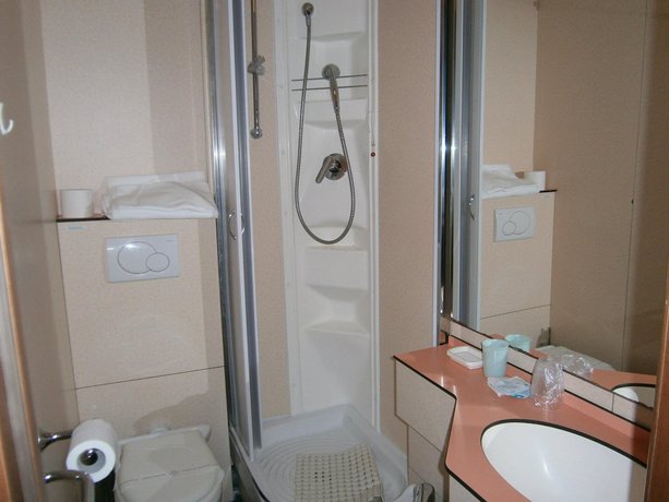 Imagen de la habitación del Hotel Giordana. Foto 15