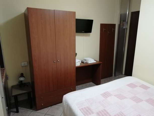 Imagen de la habitación del Hotel Giordana. Foto 19
