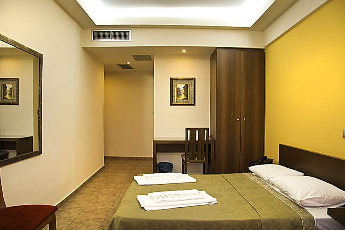 Imagen de la habitación del Hotel Giorgio, Acharnes. Foto 5