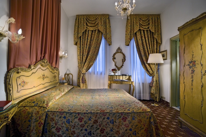 Imagen de la habitación del Hotel Giorgione. Foto 10