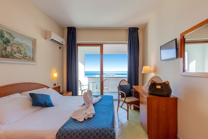 Imagen de la habitación del Hotel Giosuè A Mare. Foto 2