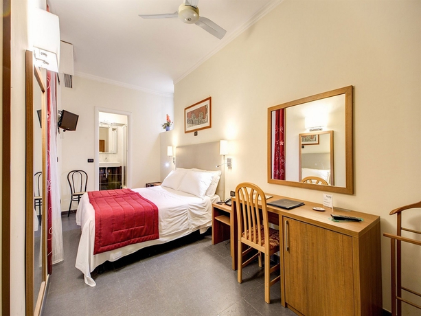 Imagen de la habitación del Hotel Giotto Flavia. Foto 4