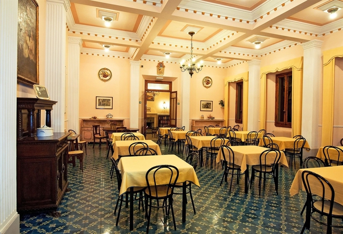 Imagen del bar/restaurante del Hotel Giotto Park. Foto 2