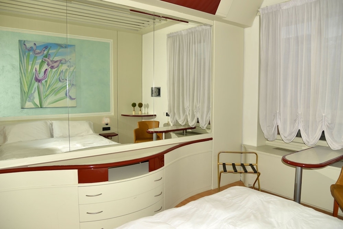 Imagen de la habitación del Hotel Giotto, Turín. Foto 12