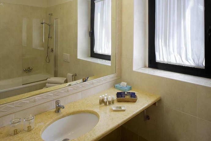Imagen de la habitación del Hotel Giotto and Spa. Foto 9
