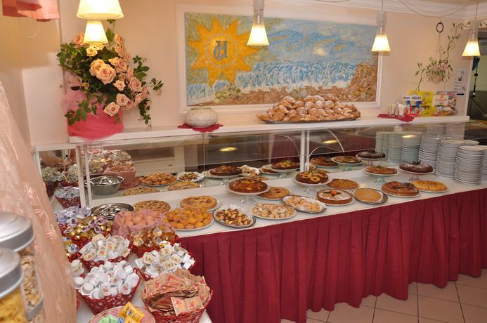 Imagen del bar/restaurante del Hotel Giovanella. Foto 9