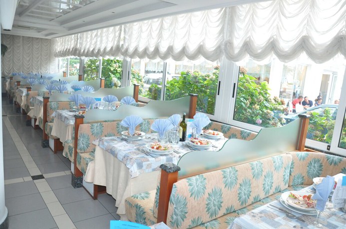 Imagen del bar/restaurante del Hotel Giovanella. Foto 11