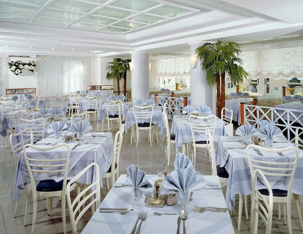 Imagen del bar/restaurante del Hotel Giovanella. Foto 14
