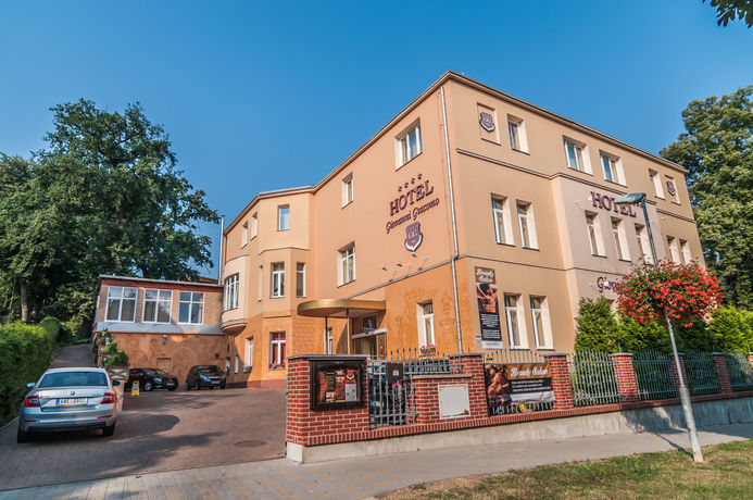 Imagen de los exteriores del Hotel Giovanni Giacomo. Foto 9