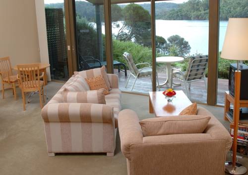 Imagen de la habitación del Hotel Gipsy Point Lakeside. Foto 2