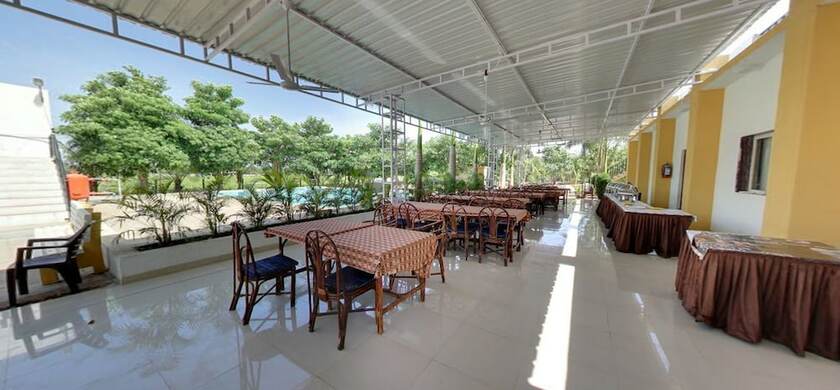 Imagen del bar/restaurante del Hotel Gir Jungle Lodge. Foto 21
