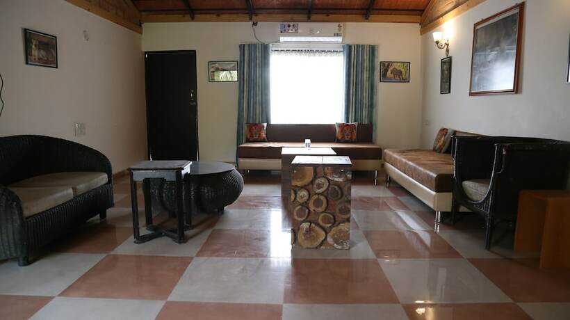 Imagen general del Hotel Gir Lions Paw Resort With Swimming Pool. Foto 11
