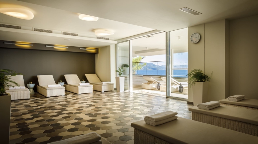 Imagen de la piscina del Hotel Girandella Valamar Collection Resort. Foto 17